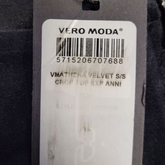 Vero Moda velvet crop top - Picture 2 of 12